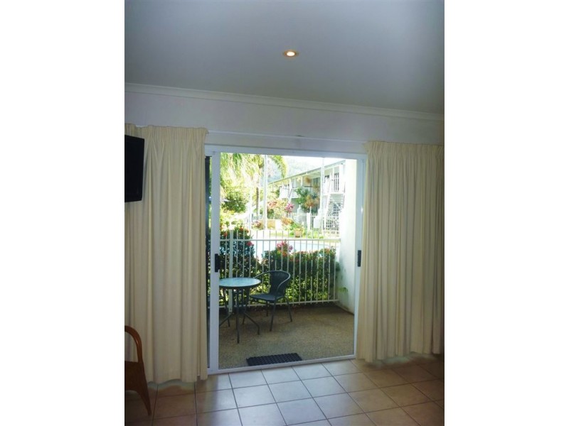 15/2 Erromango, Jubilee Pocket QLD 4802