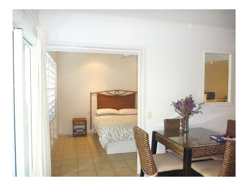 15/2 Erromango, Jubilee Pocket QLD 4802