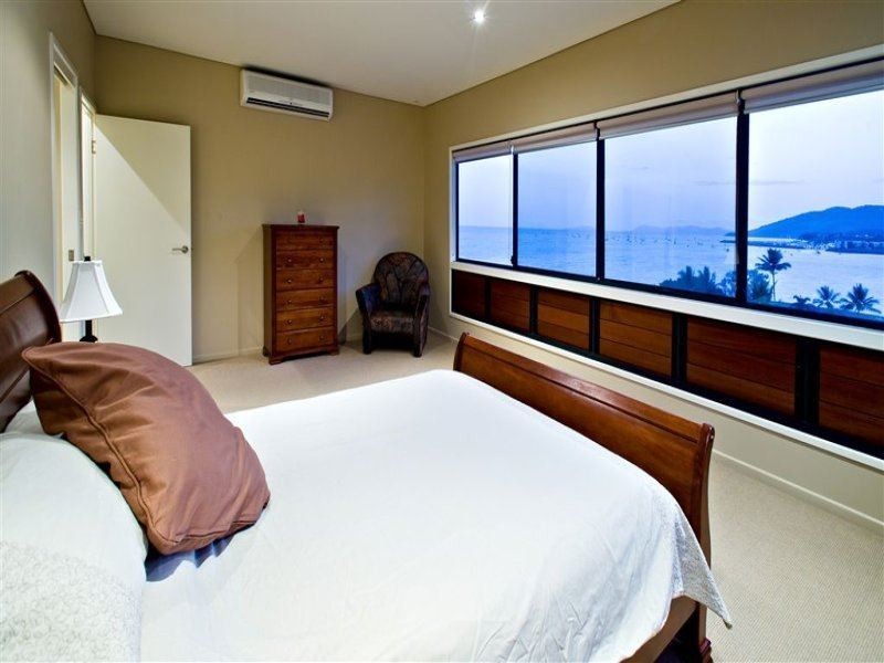 6 Palm Drive, Cannonvale QLD 4802