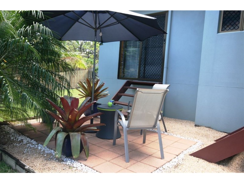 16 Links Drive, Cannonvale QLD 4802
