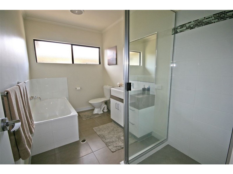 12 Waite Creek Court, Cannonvale QLD 4802