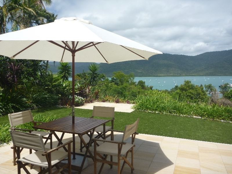 42 Harbour Avenue, Shute Harbour QLD 4802