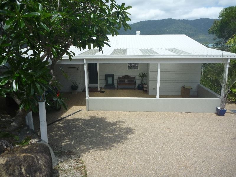 42 Harbour Avenue, Shute Harbour QLD 4802