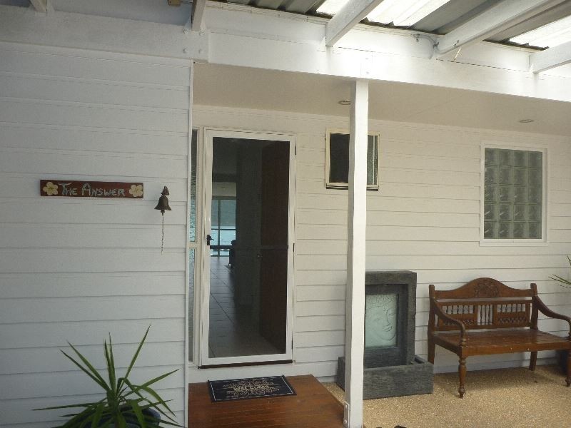 42 Harbour Avenue, Shute Harbour QLD 4802