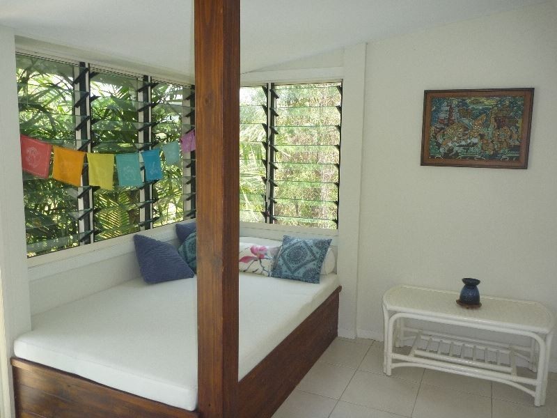 42 Harbour Avenue, Shute Harbour QLD 4802