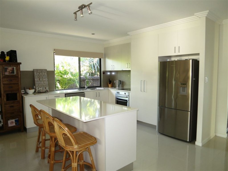 25 Waite Creek Court, Cannonvale QLD 4802