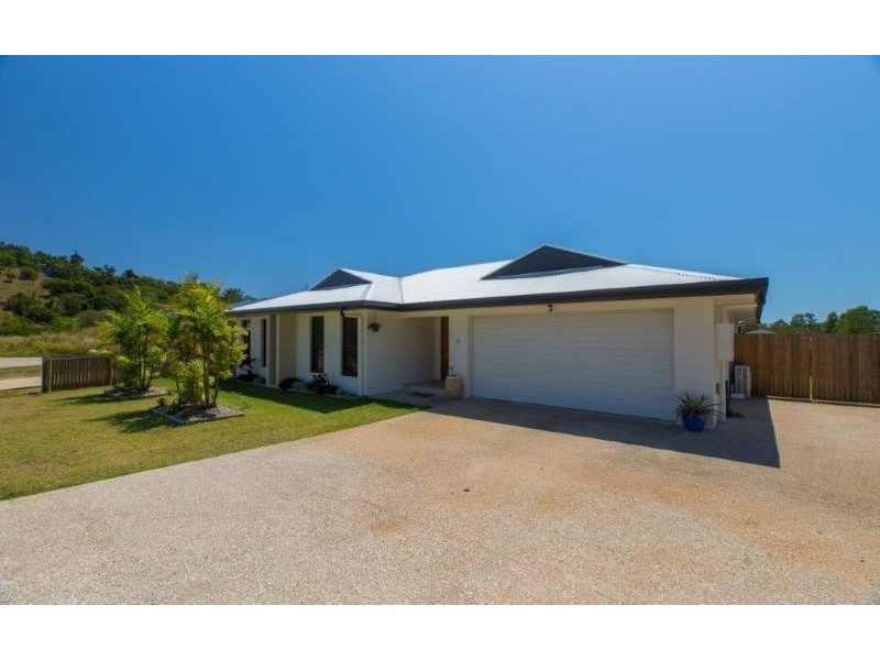 3 Endeavour Circuit, Cannonvale QLD 4802