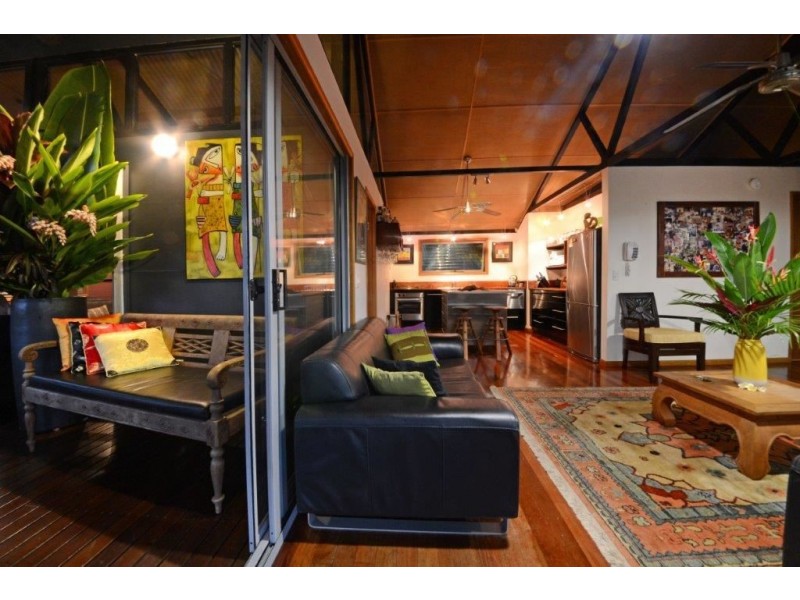 20 Macona Crescent, Cannonvale QLD 4802