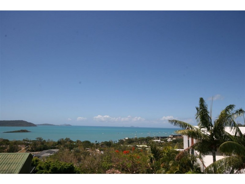 14 Woodwark Crescent, Cannonvale QLD 4802