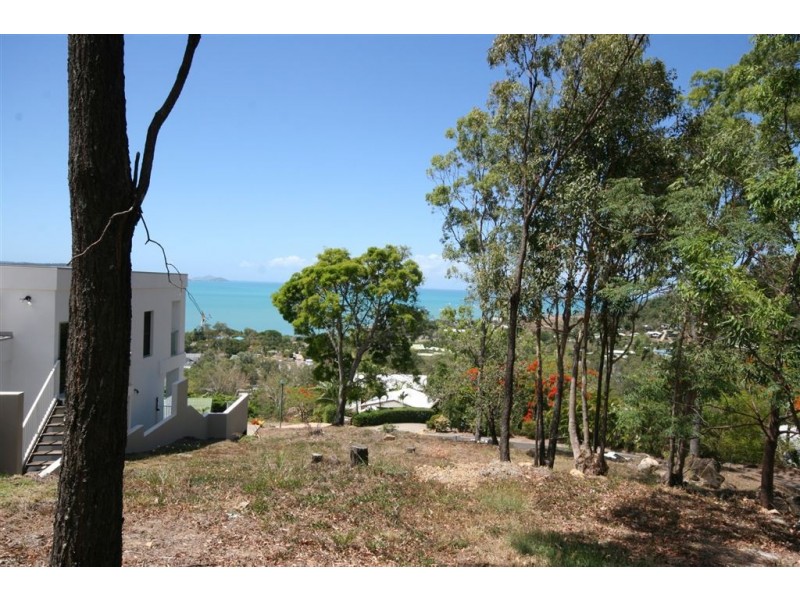 14 Woodwark Crescent, Cannonvale QLD 4802