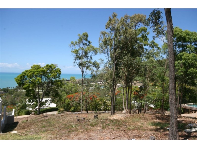 14 Woodwark Crescent, Cannonvale QLD 4802