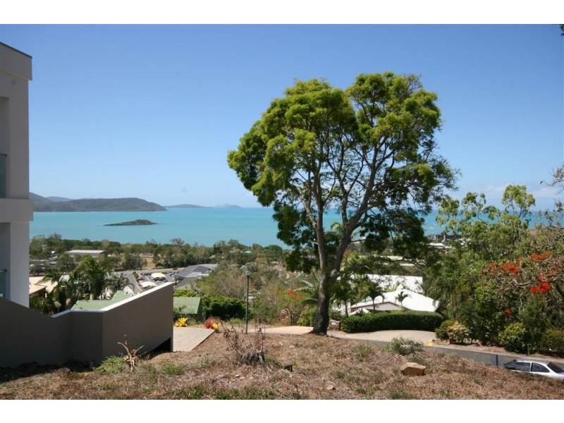 14 Woodwark Crescent, Cannonvale QLD 4802