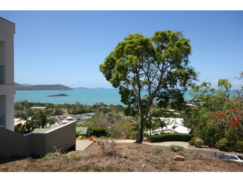 14 Woodwark Crescent, Cannonvale QLD 4802