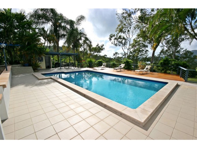 261 Paluma Road, Cannonvale QLD 4802