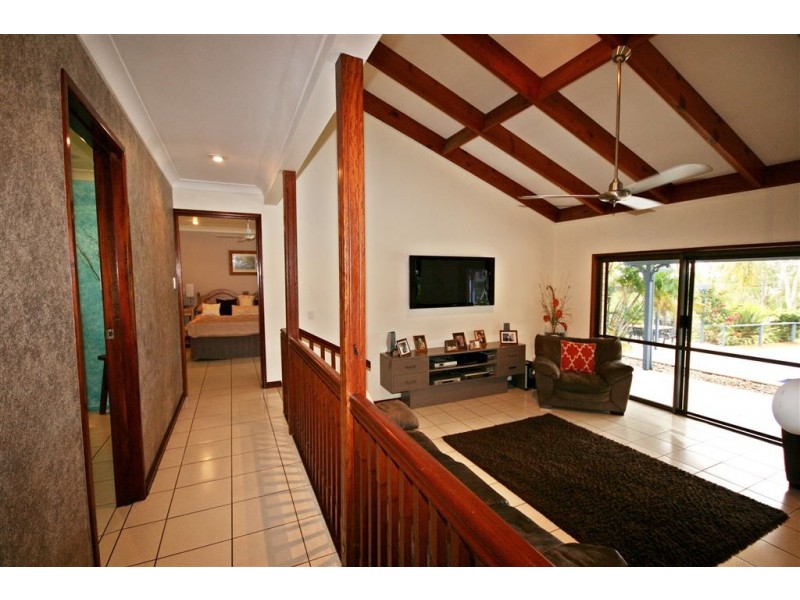 261 Paluma Road, Cannonvale QLD 4802