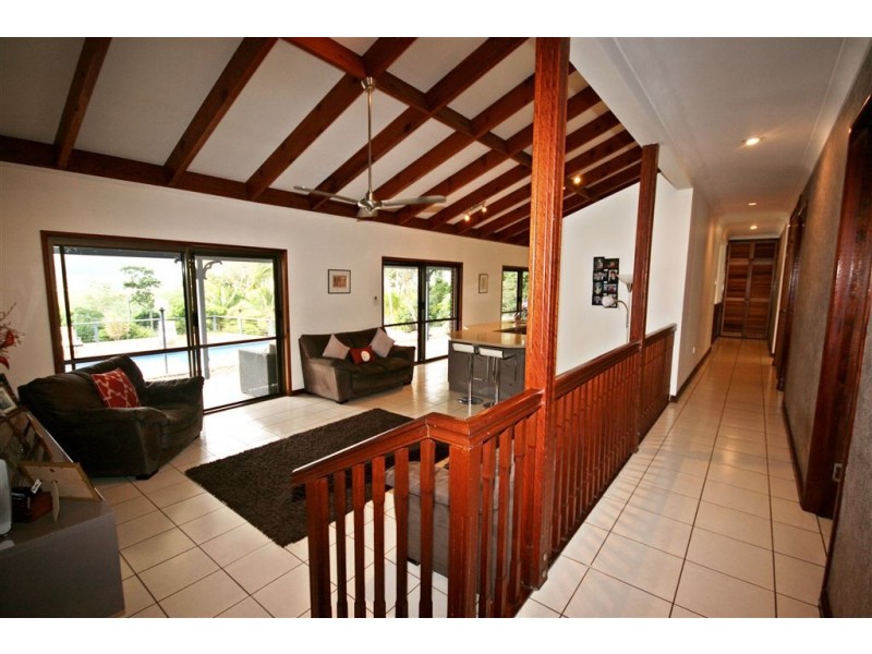 261 Paluma Road, Cannonvale QLD 4802