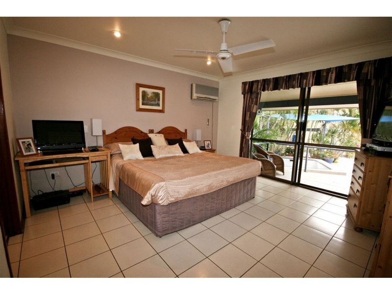 261 Paluma Road, Cannonvale QLD 4802