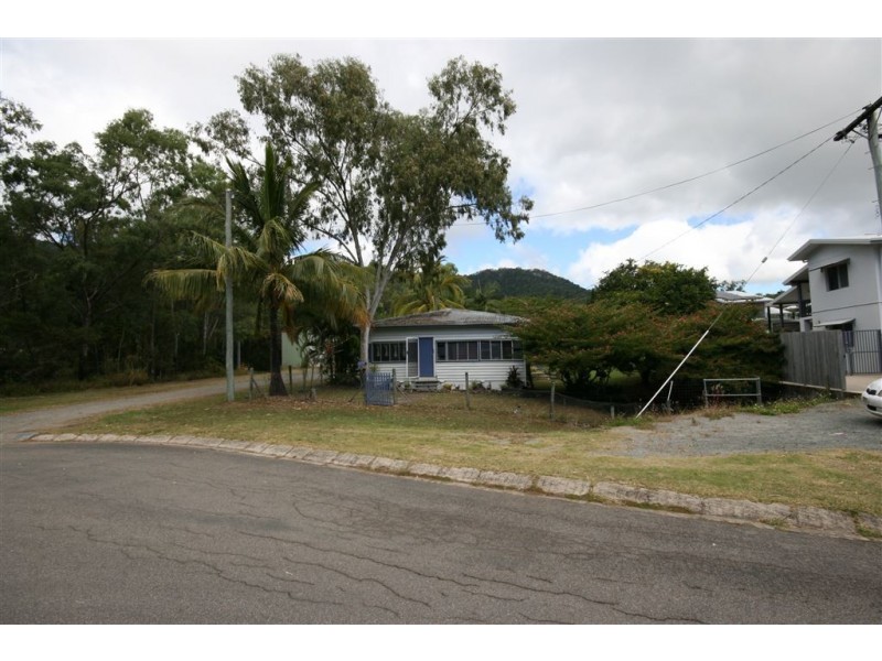 20 Schnapper Street, Cannonvale QLD 4802