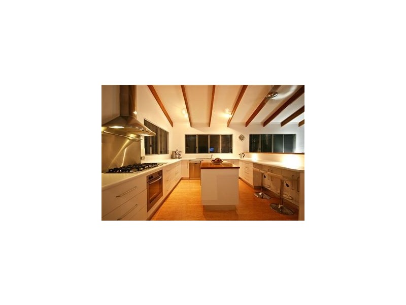 14 Kara Crescent, Airlie Beach QLD 4802