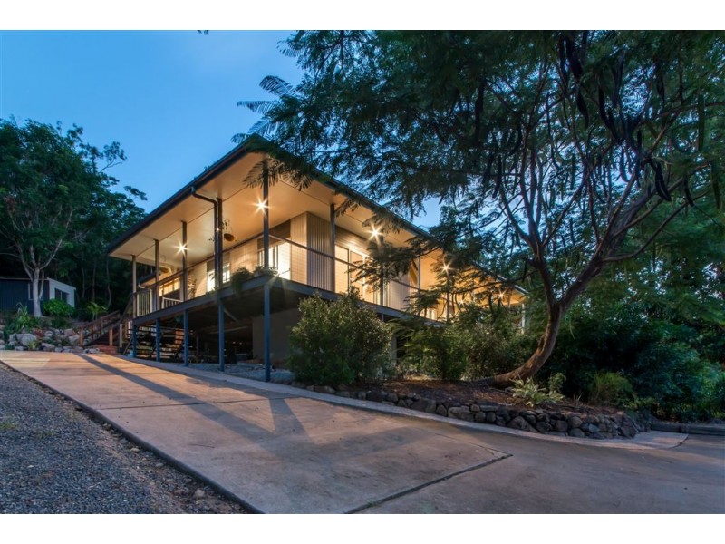 24 Pringle Road, Cannonvale QLD 4802