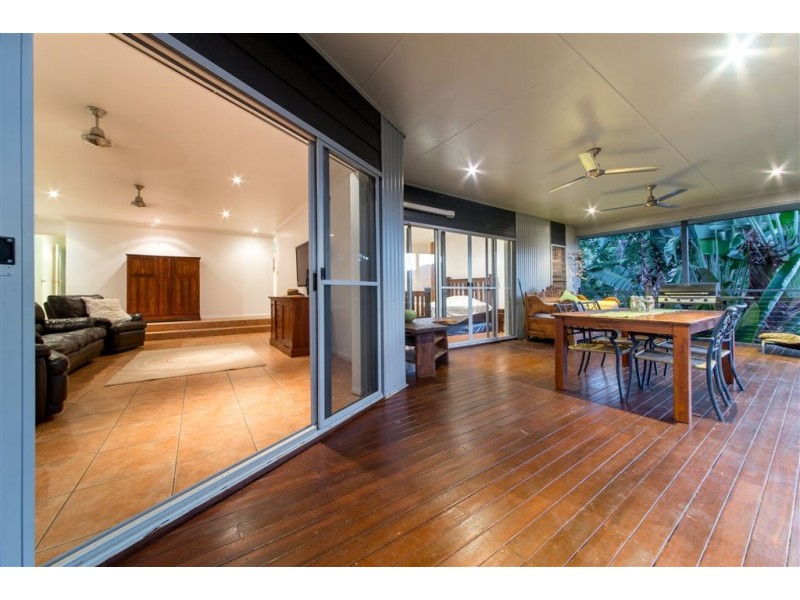 24 Pringle Road, Cannonvale QLD 4802