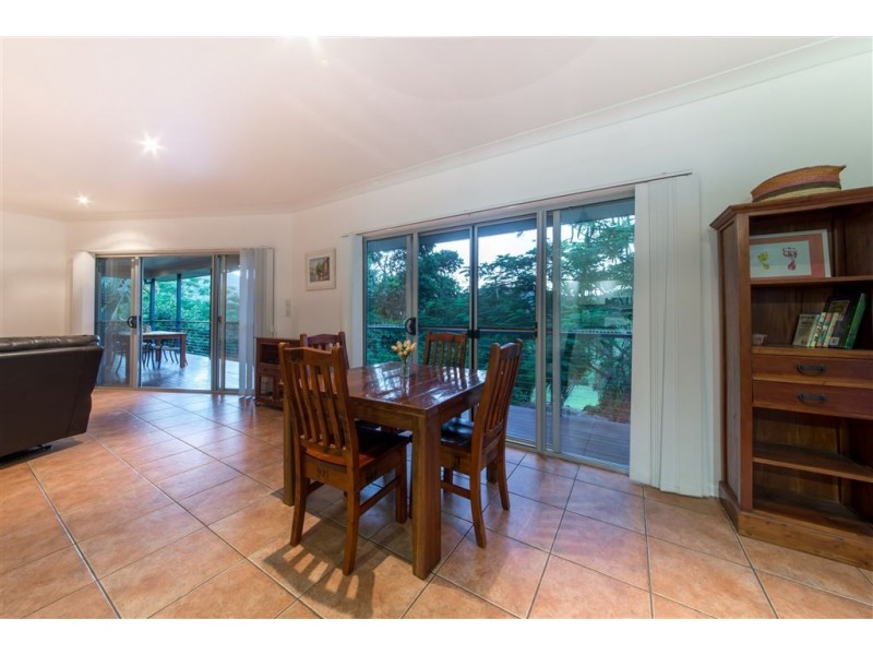 24 Pringle Road, Cannonvale QLD 4802