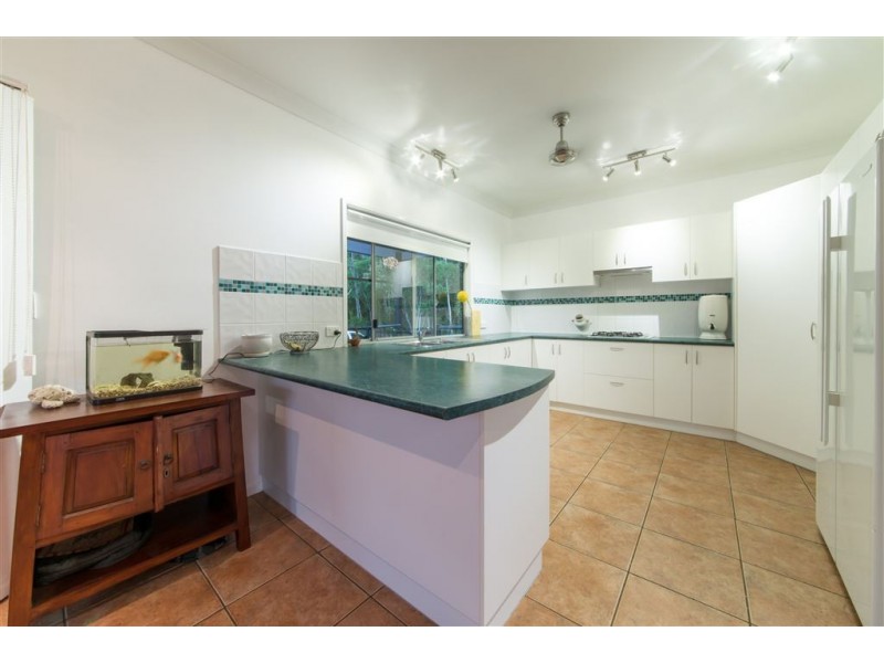 24 Pringle Road, Cannonvale QLD 4802