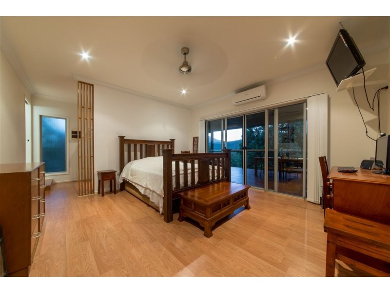 24 Pringle Road, Cannonvale QLD 4802