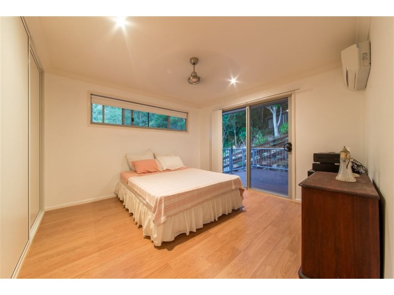 24 Pringle Road, Cannonvale QLD 4802