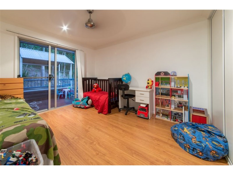 24 Pringle Road, Cannonvale QLD 4802