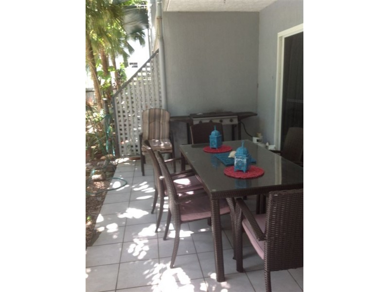 2/15 Tropic Rd, Cannonvale QLD 4802