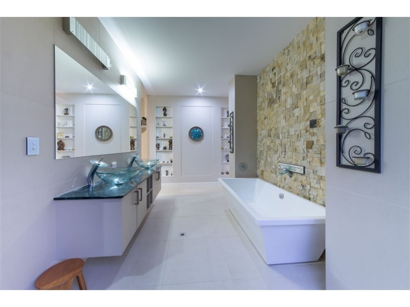 145 Kookaburra Drive, Cannon Valley QLD 4800