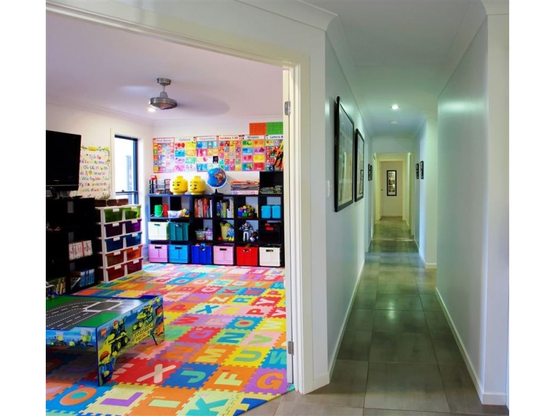 4 St Bees Boulevard, Jubilee Pocket QLD 4802