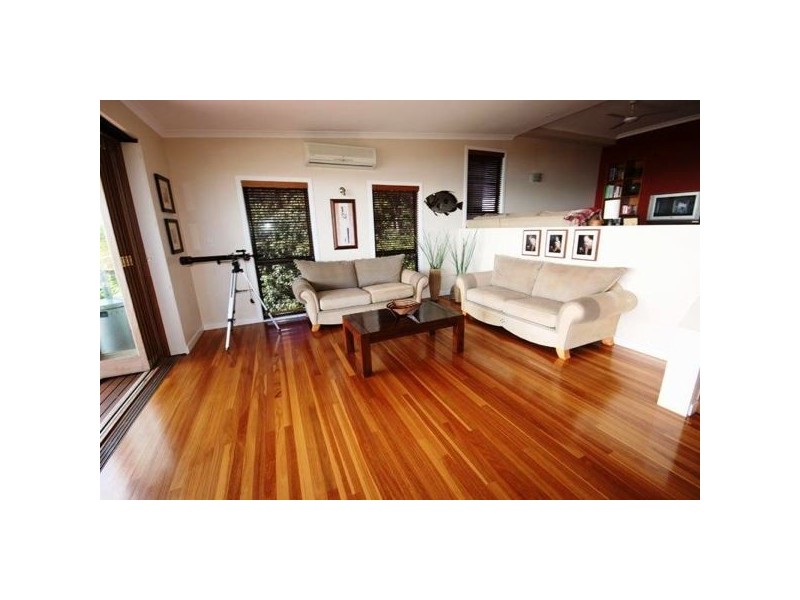 17 woodwark crescent, Cannonvale QLD 4802