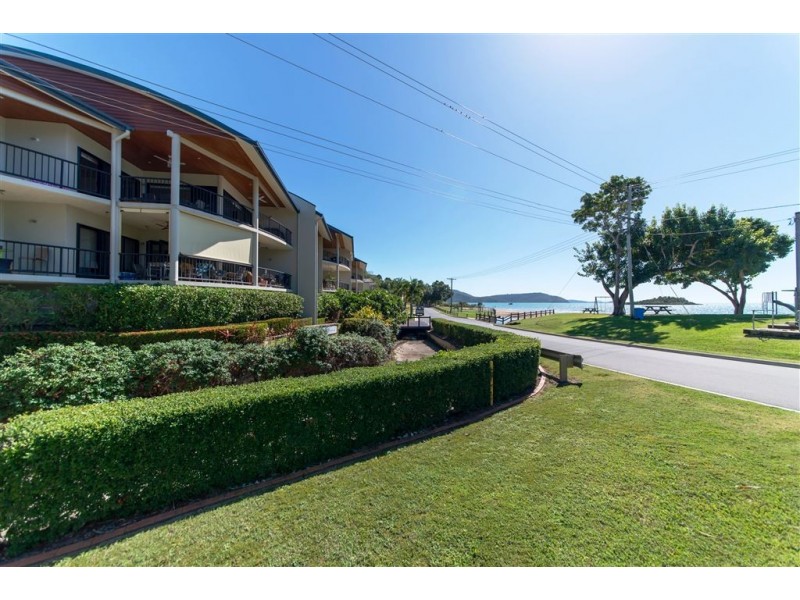 2/36 Coral Esplanade, Cannonvale QLD 4802