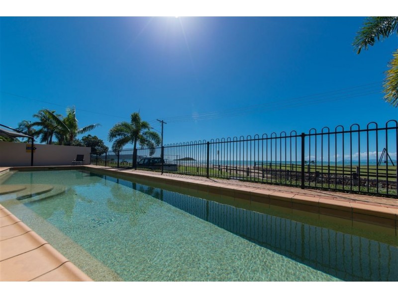 2/36 Coral Esplanade, Cannonvale QLD 4802