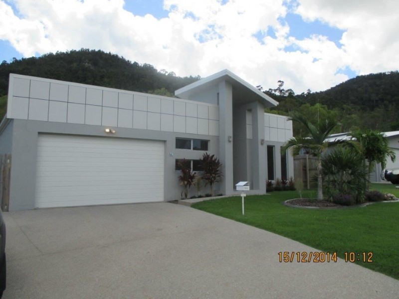 33 Endeavour Circuit, Cannonvale QLD 4802