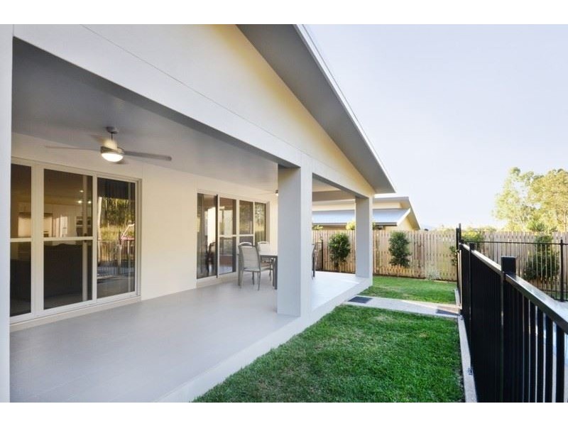 33 Endeavour Circuit, Cannonvale QLD 4802