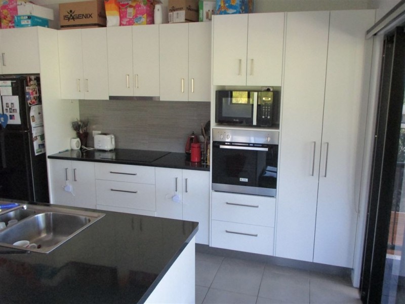 6 Parker Road, Cannonvale QLD 4802