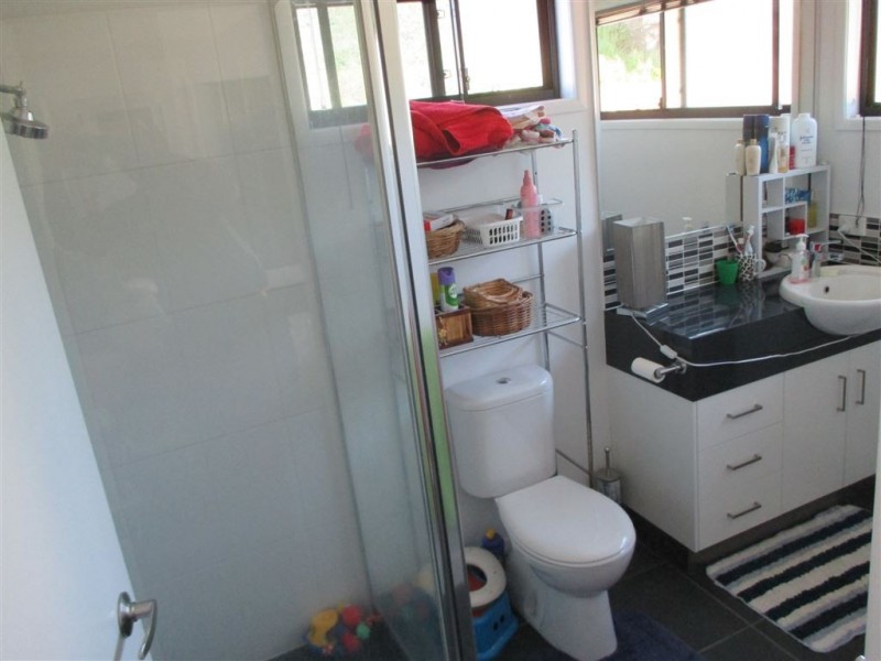 6 Parker Road, Cannonvale QLD 4802