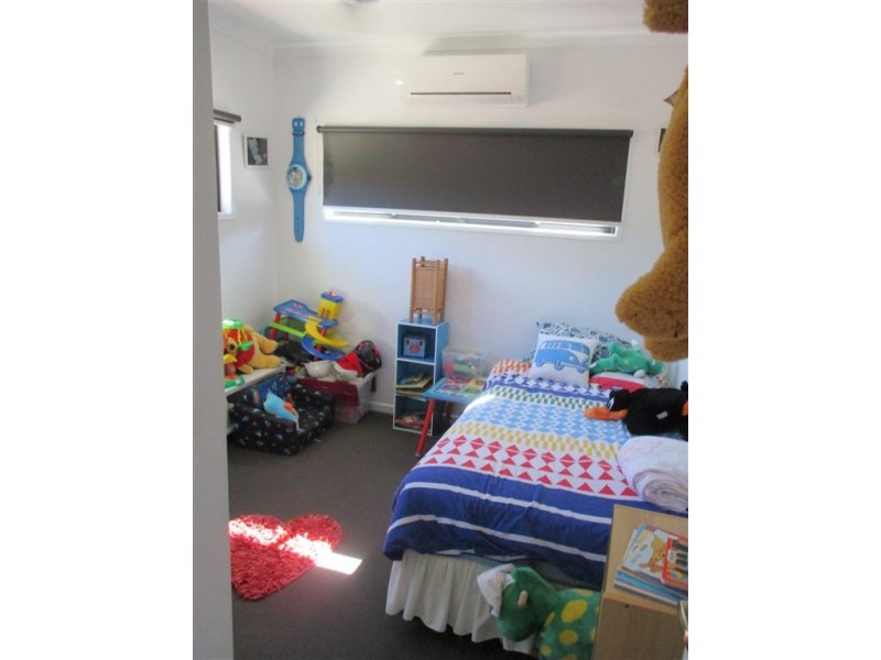 6 Parker Road, Cannonvale QLD 4802