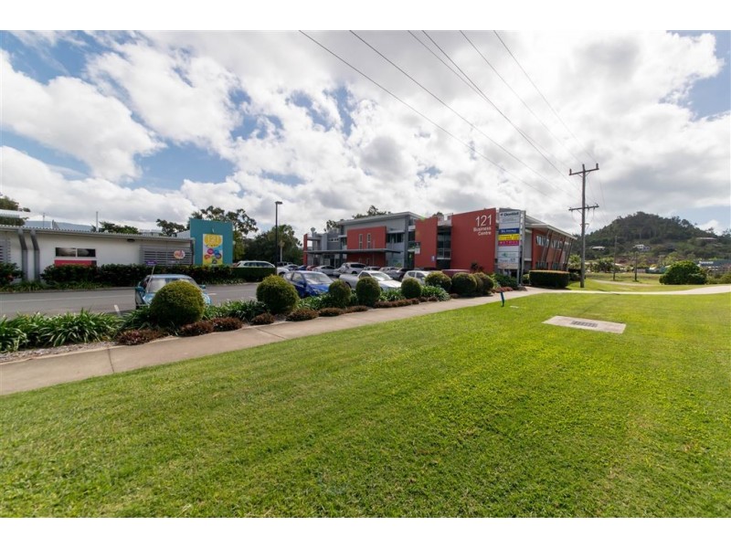 4/121 Shute Harbour Road, Cannonvale QLD 4802