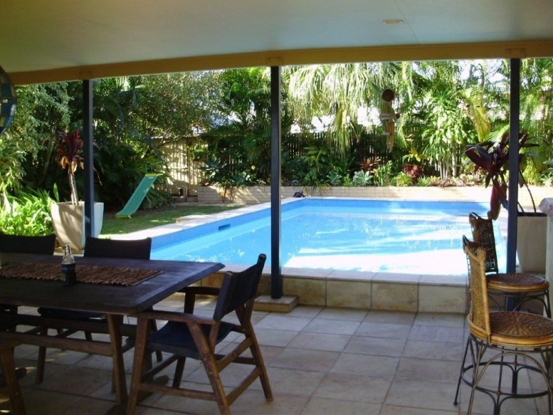 8 Woomerah Avenue, Cannonvale QLD 4802