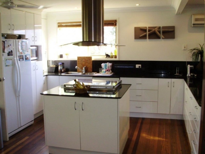 8 Woomerah Avenue, Cannonvale QLD 4802