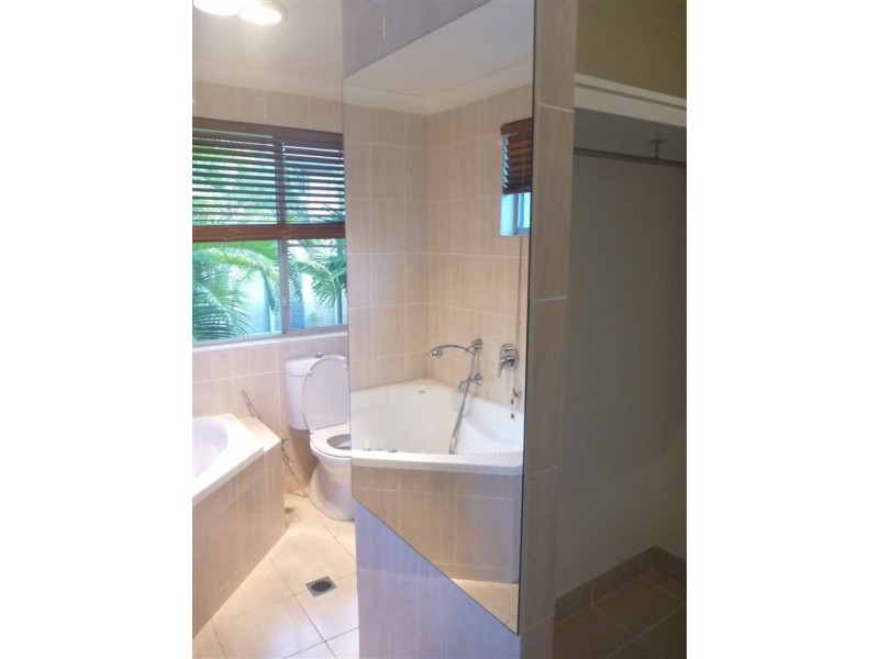 8 Woomerah Avenue, Cannonvale QLD 4802