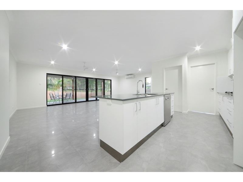 34 Twin Creek Court, Cannonvale QLD 4802