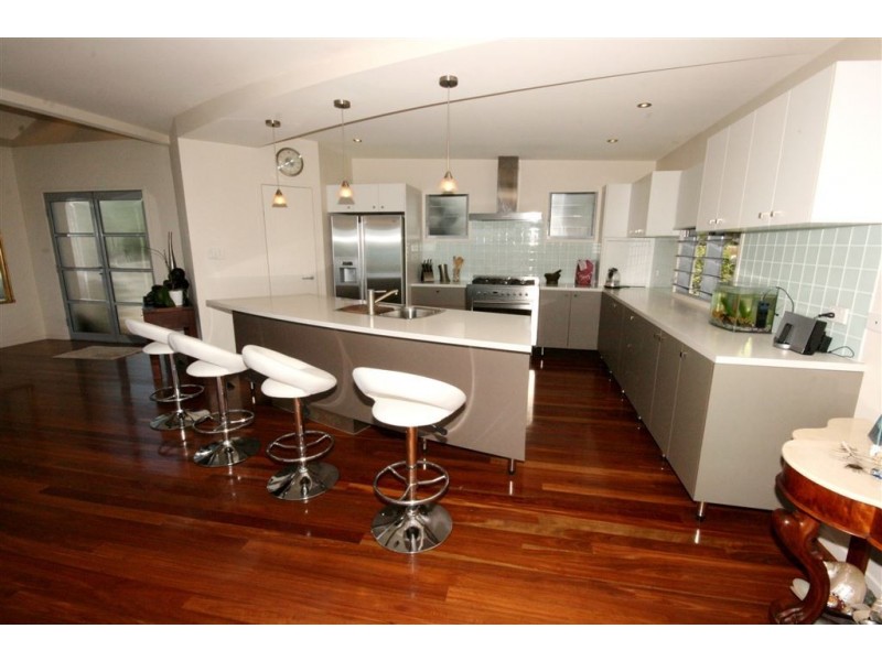 41 Harbour Avenue, Shute Harbour QLD 4802
