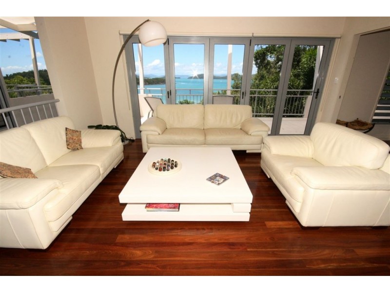41 Harbour Avenue, Shute Harbour QLD 4802