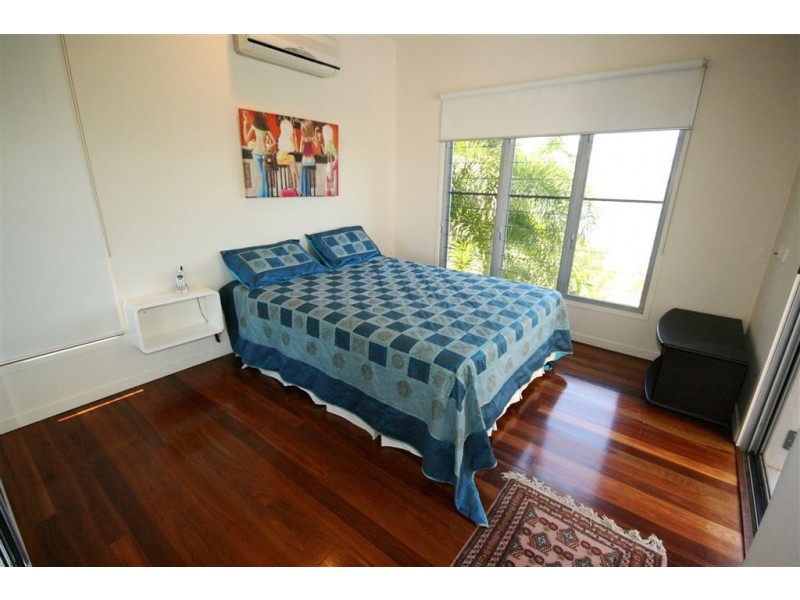 41 Harbour Avenue, Shute Harbour QLD 4802