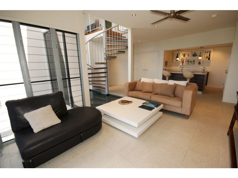 41 Harbour Avenue, Shute Harbour QLD 4802